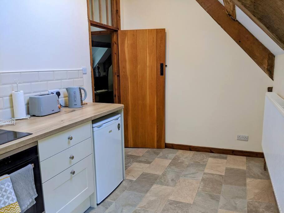 The Old Granary Farm Cottage Abergavenny Exterior photo